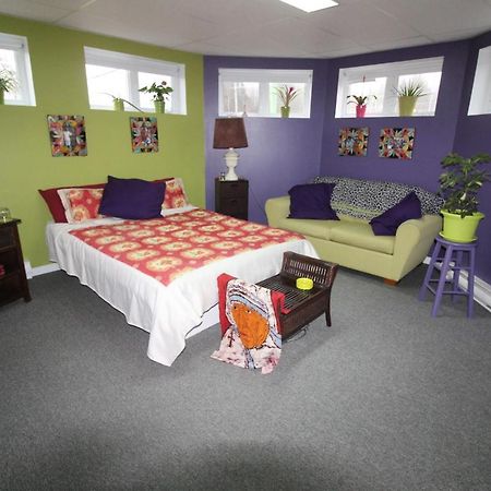 Room In Guest Room - Gandhi Very Large Room Decorated In Indian Style, Office Space And Sofa Notre-Dame-des-Monts Exterior foto