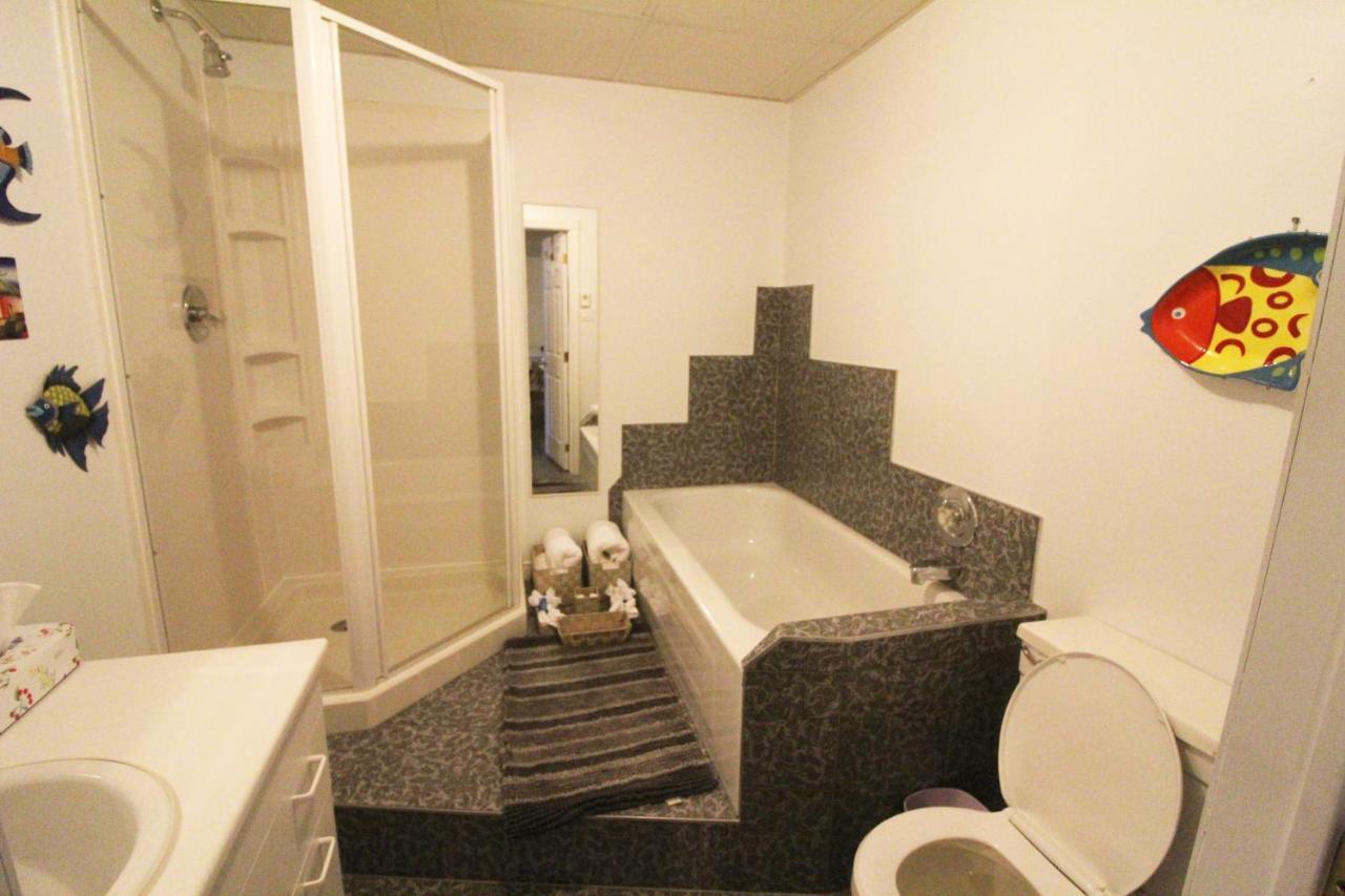 Room In Guest Room - Gandhi Very Large Room Decorated In Indian Style, Office Space And Sofa Notre-Dame-des-Monts Exterior foto